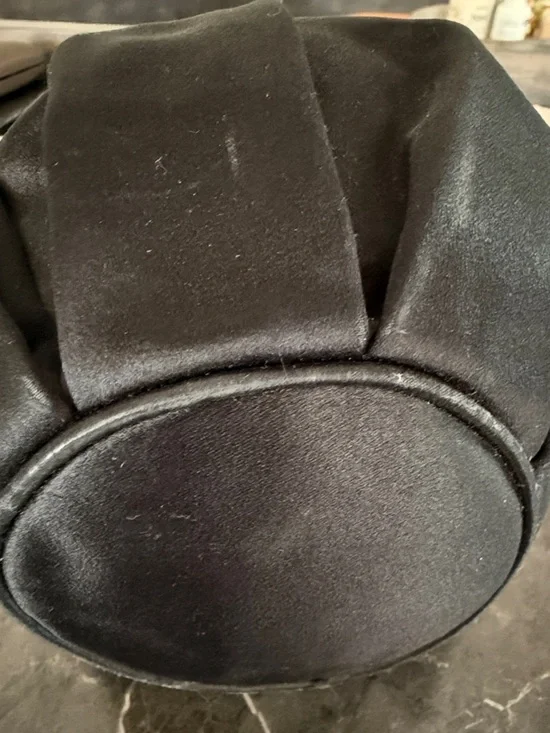 Authentic* Salvatore Ferragamo | Shoe Charm Bucket Bag - Picture 14 of 15